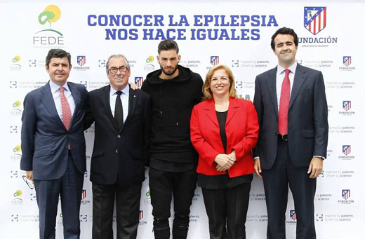 camisetas firmadas por Yannick Carrasco